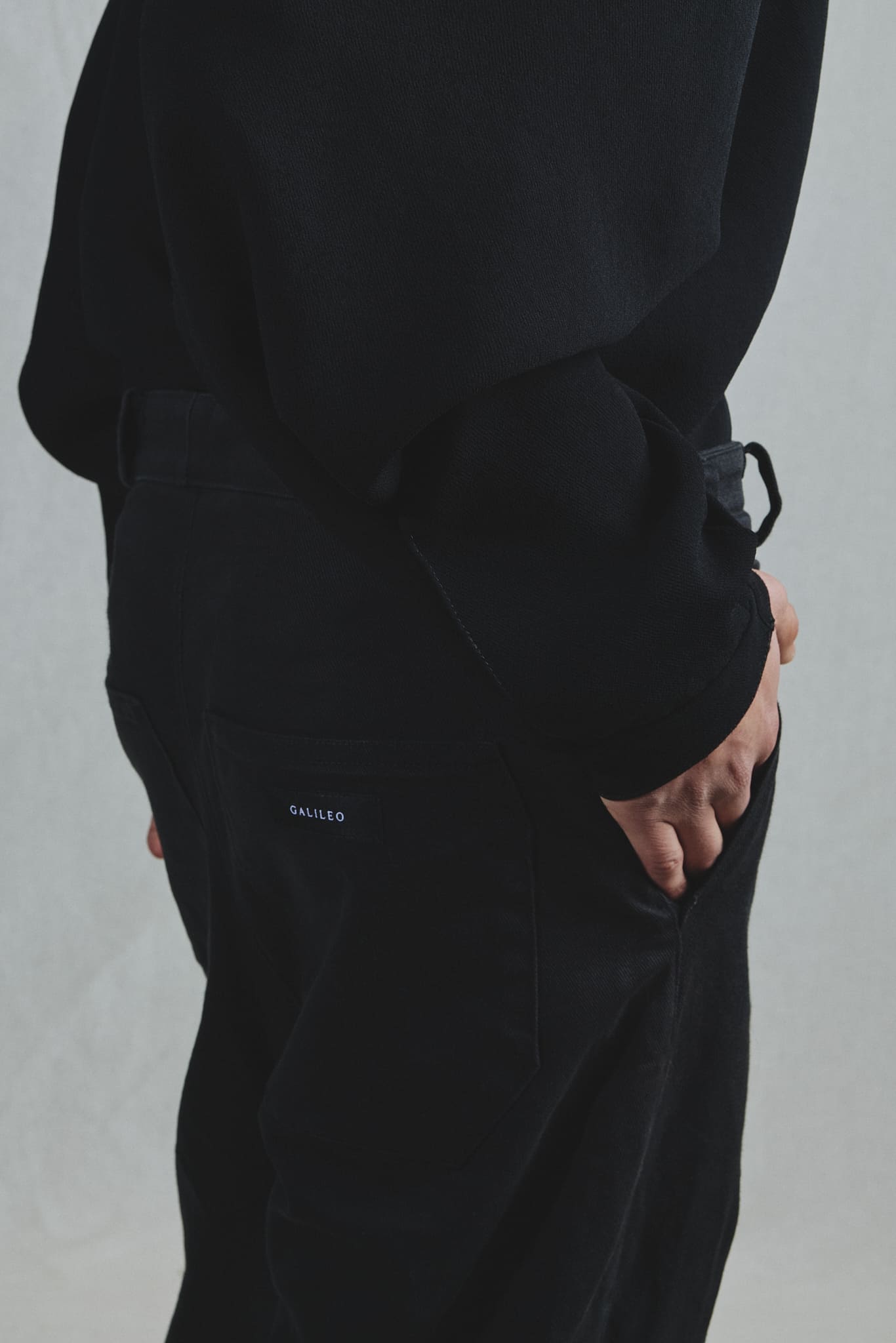 Pantalon Sergé Coton Noir Coupe Regular Évasée