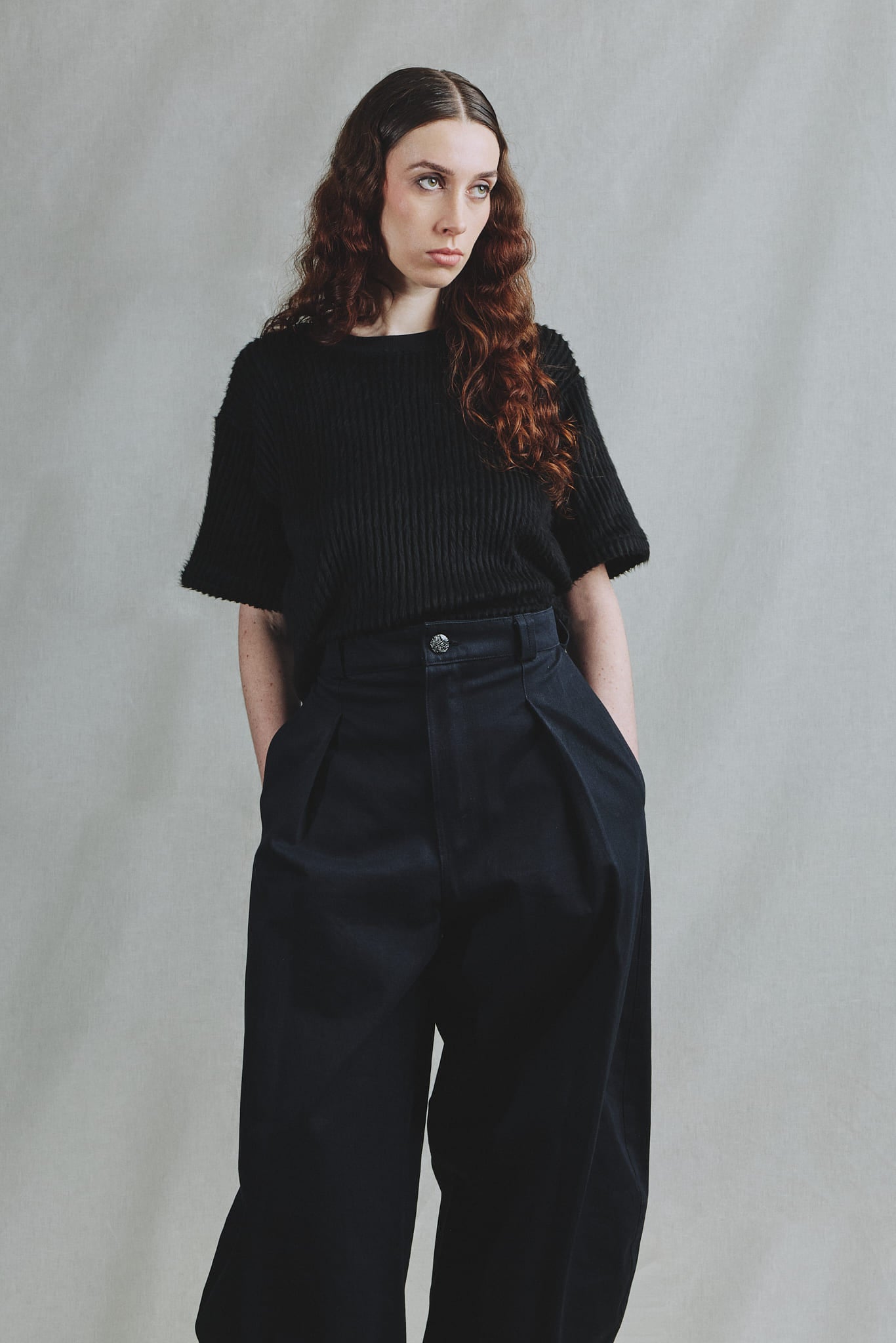 T-Shirt Crop Oversize Velours Côtelé Noir Structuré