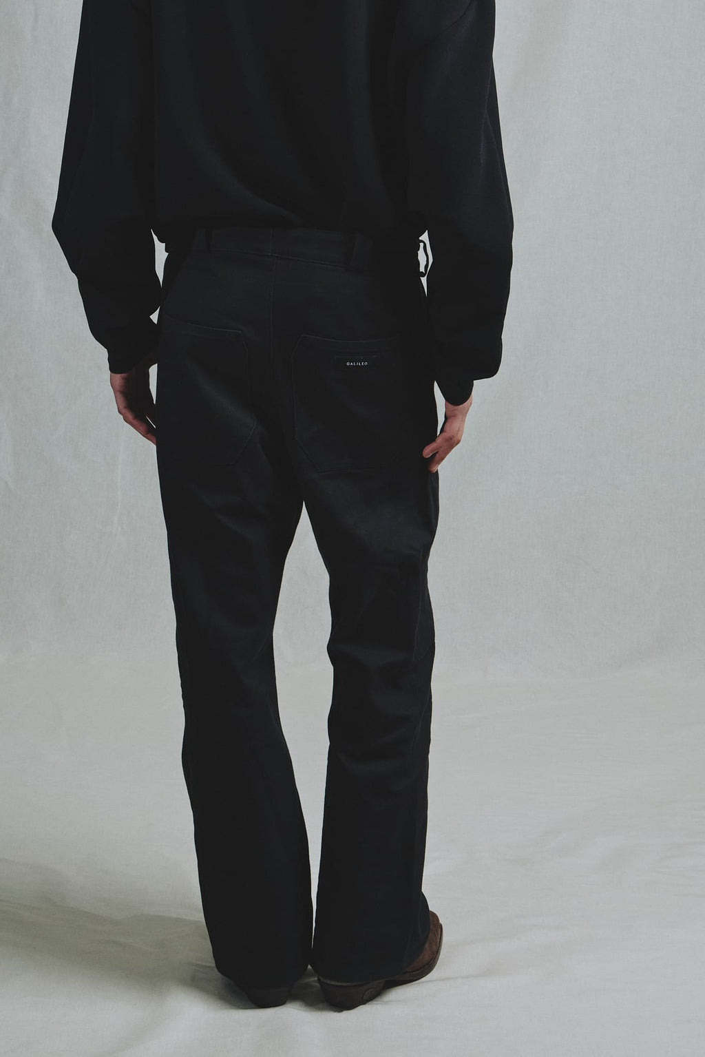 Pantalon Sergé Coton Noir Coupe Regular Évasée